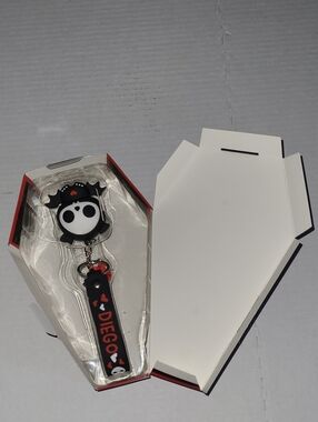 SKELANIMALS Black & White Skull  Keychain - Diego THE BAT